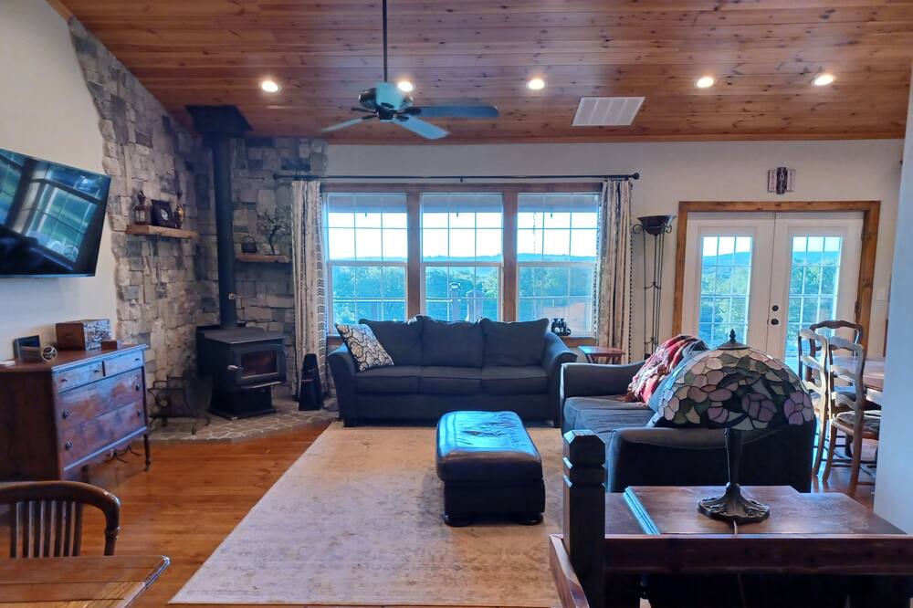 Photo of Livingroom in Sand Springs