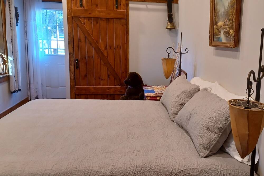 Photo of Bedroom in Sand Springs