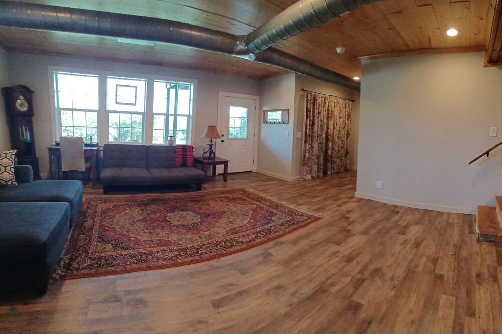 Photo of Livingroom in Sand Springs