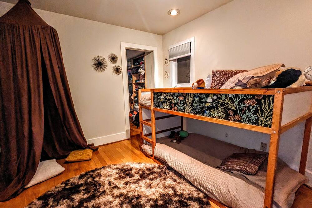 Photo of Bedroom in University Heights