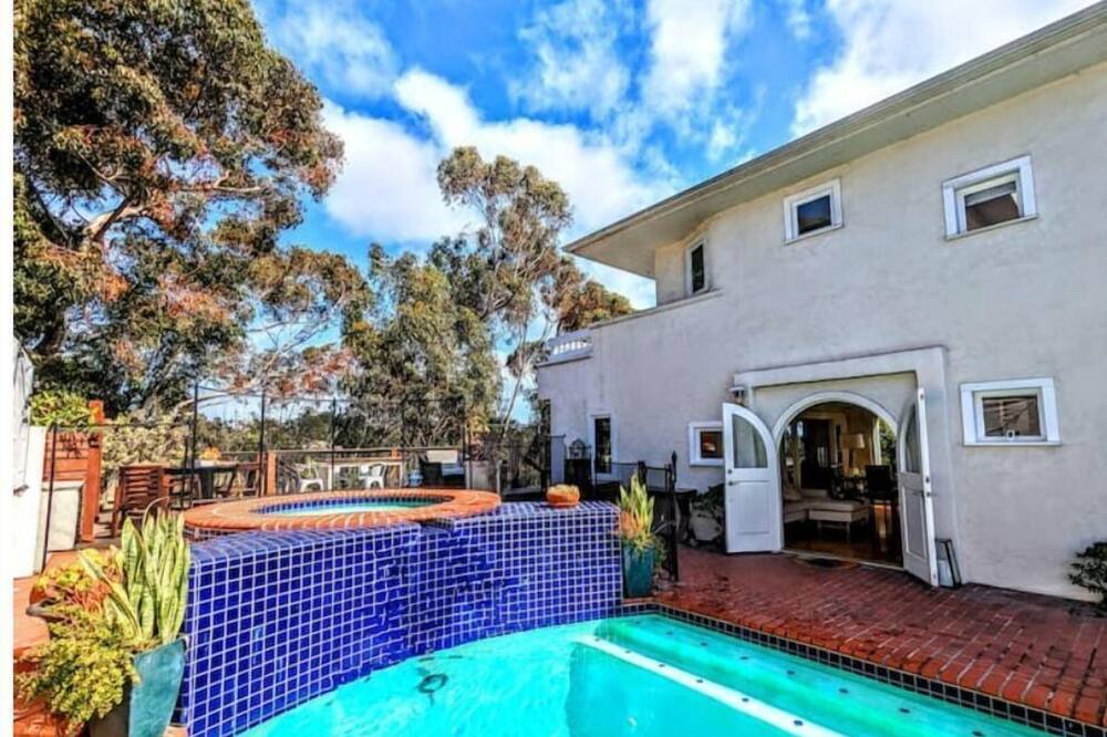 Photo of Outdoor in University Heights