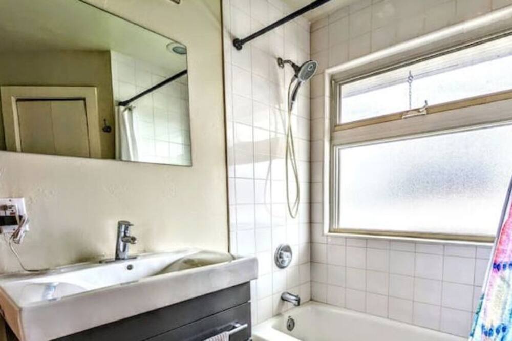 Photo of Bathroom in University Heights