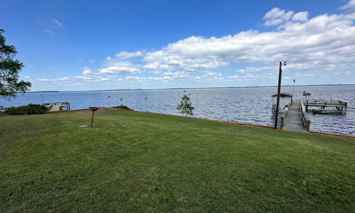 Photo of Outdoor in Huxley