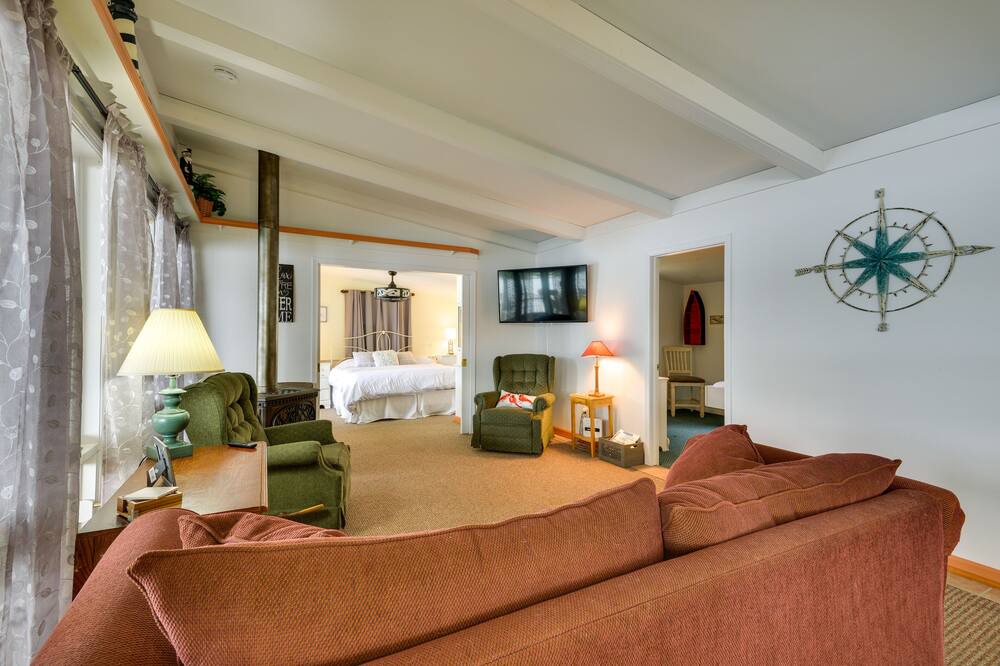 Photo of Livingroom in Wellesley Island