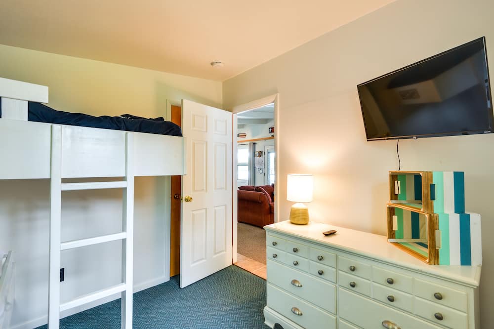 Photo of Bedroom in Wellesley Island