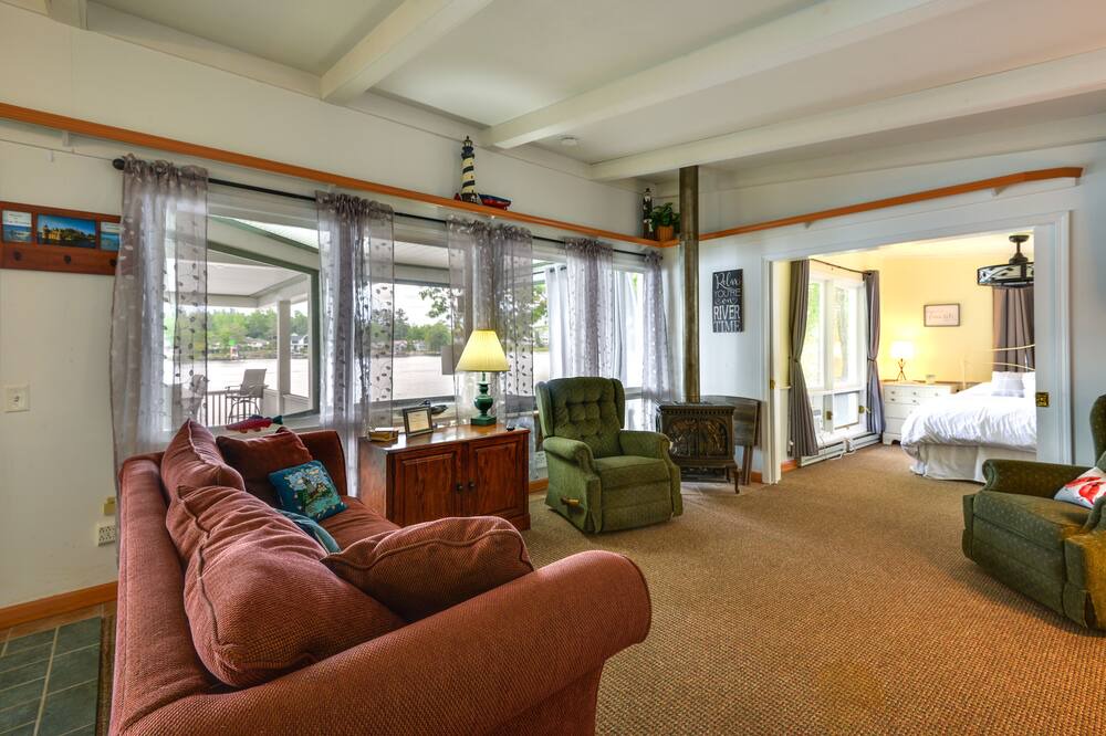 Photo of Livingroom in Wellesley Island