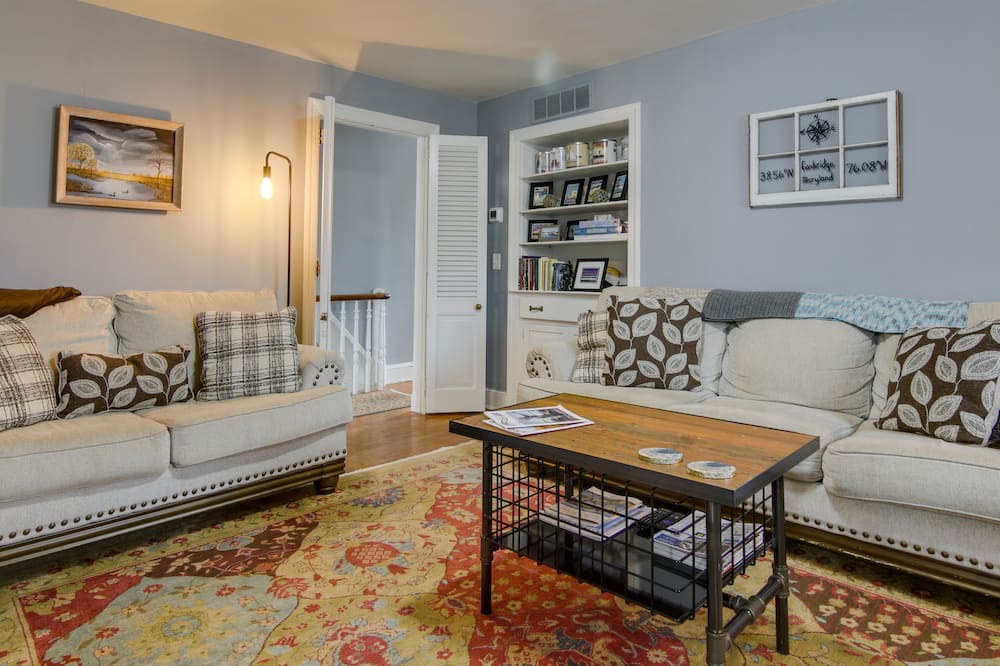 Photo of Livingroom in Cambridge