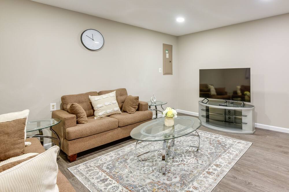 Photo of Livingroom in Lochearn