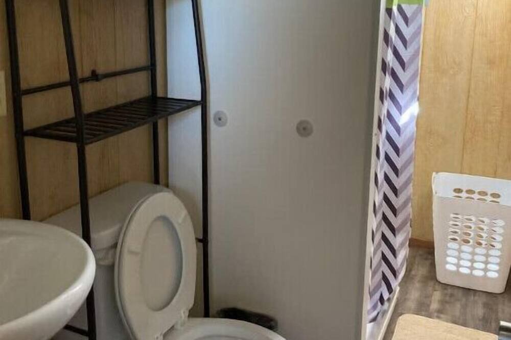 Photo of Bathroom in Leasburg