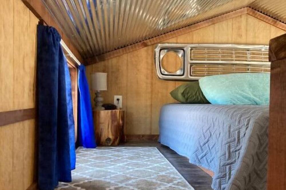 Photo of Bedroom in Leasburg