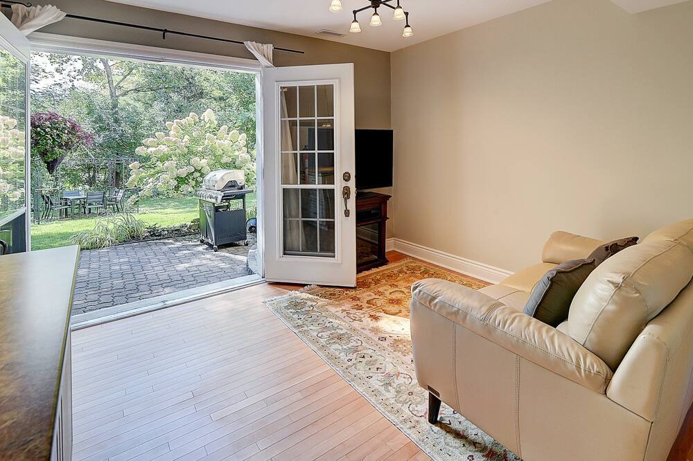 Photo of Livingroom in Baie-D'Urfe
