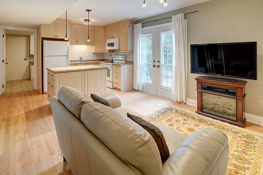 Photo of Livingroom in Baie-D'Urfe
