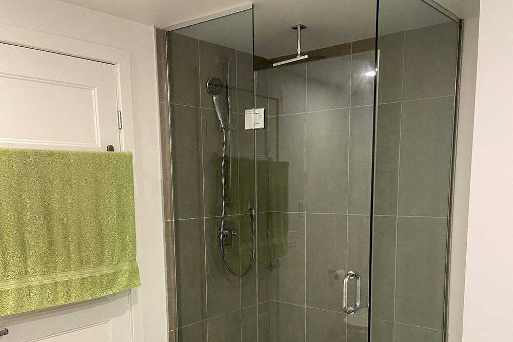 Photo of Bathroom in Bout-de-l'Ile