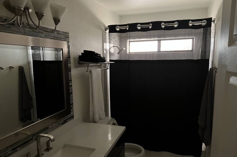 Photo of Bathroom in Solomon
