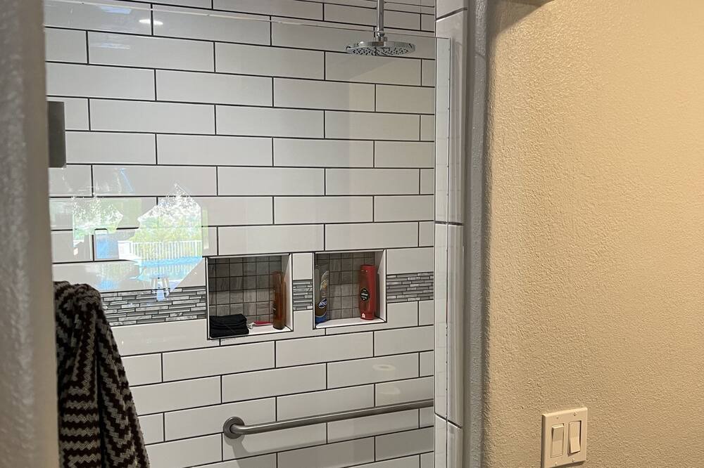 Photo of Bathroom in Solomon