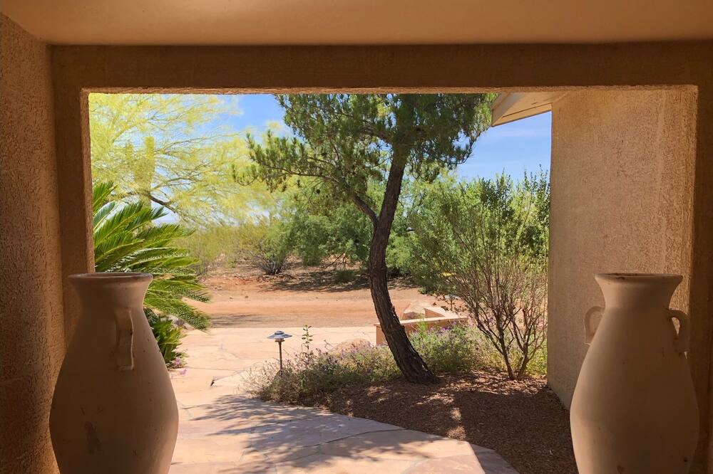 Photo of Patio Balcony in Solomon