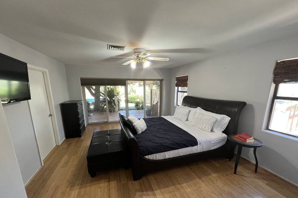Photo of Bedroom in Solomon