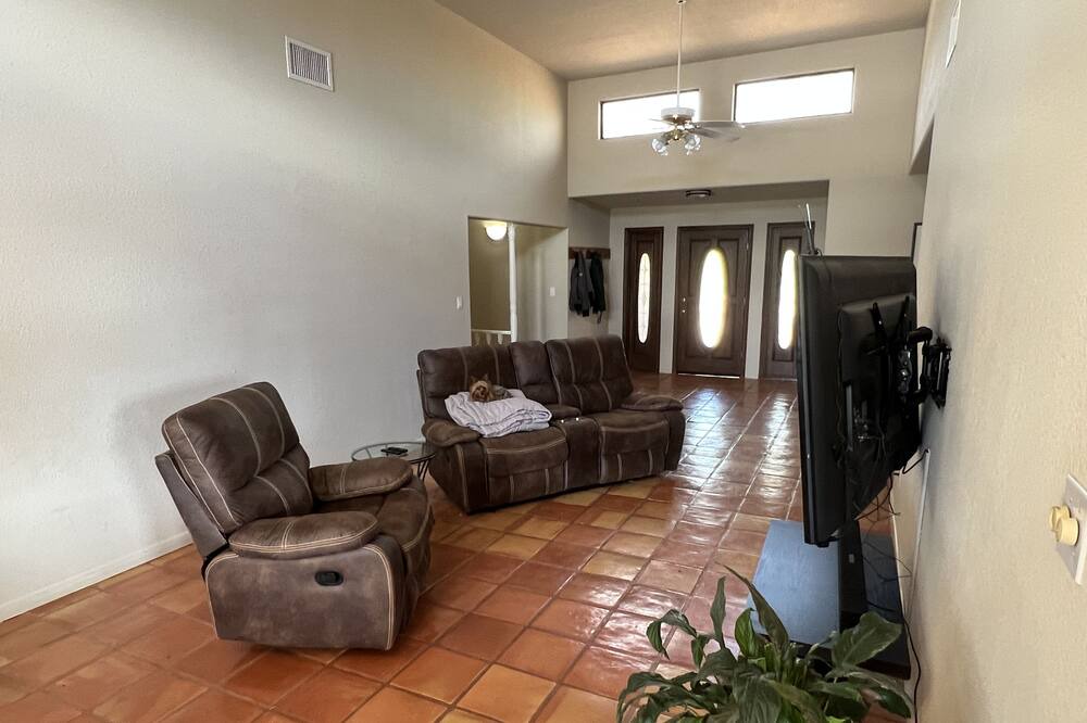 Photo of Livingroom in Solomon