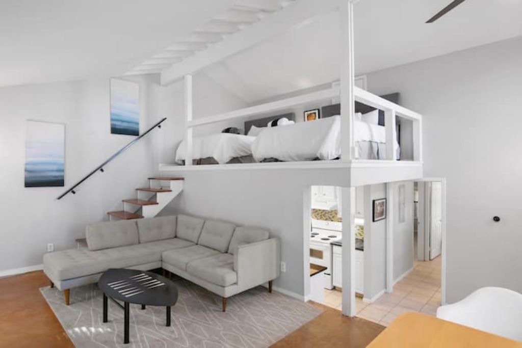 Photo of Livingroom in Barton Hills