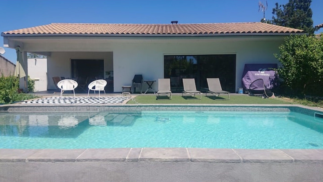 Photo of Outdoor in Saint-Martin-de-Londres