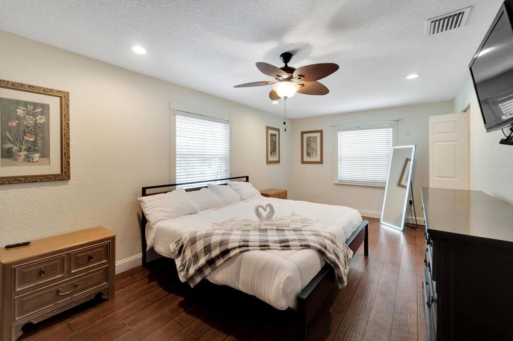 Photo of Bedroom in Seffner Community Alliance