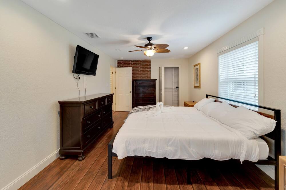 Photo of Bedroom in Seffner Community Alliance