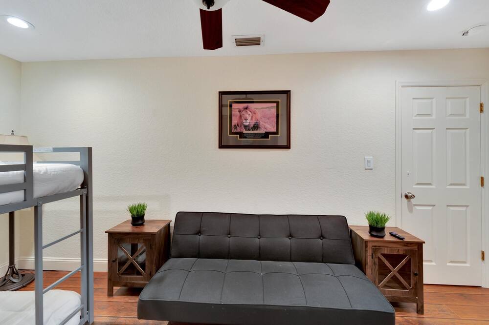 Photo of Bedroom in Seffner Community Alliance