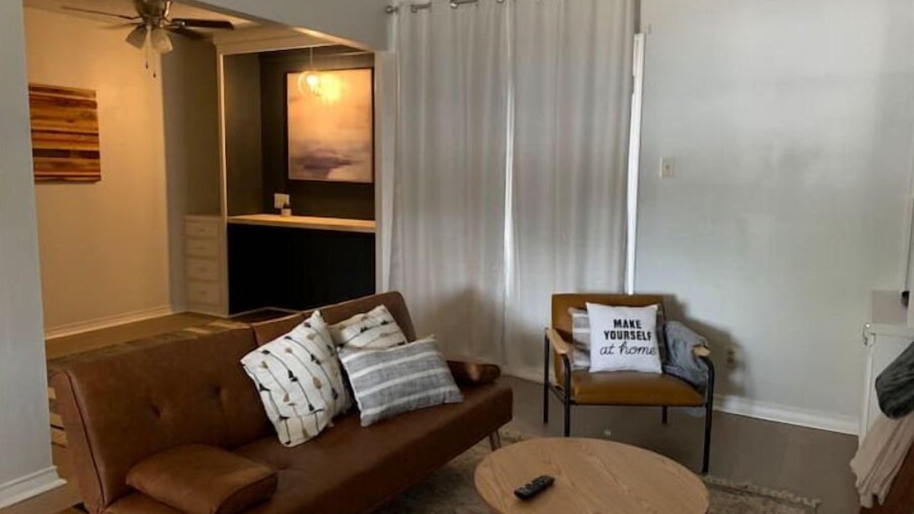 Photo of Livingroom in Claiborne