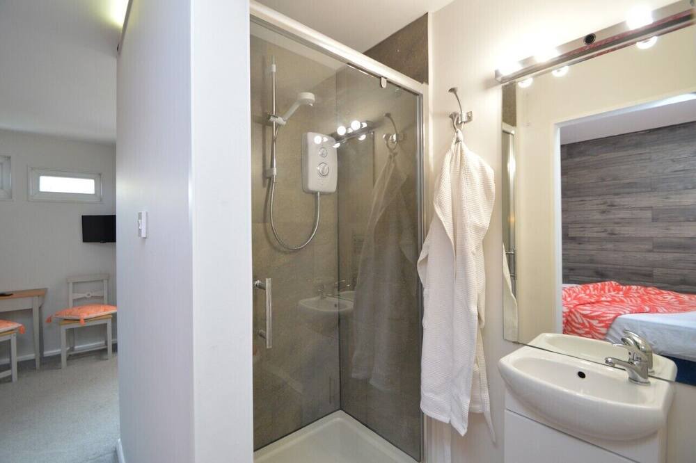 Photo of Bathroom in Claypole