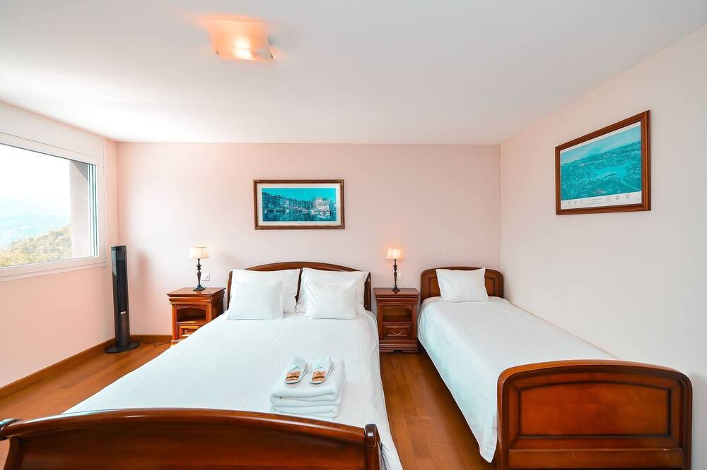 Photo of Bedroom in Carona