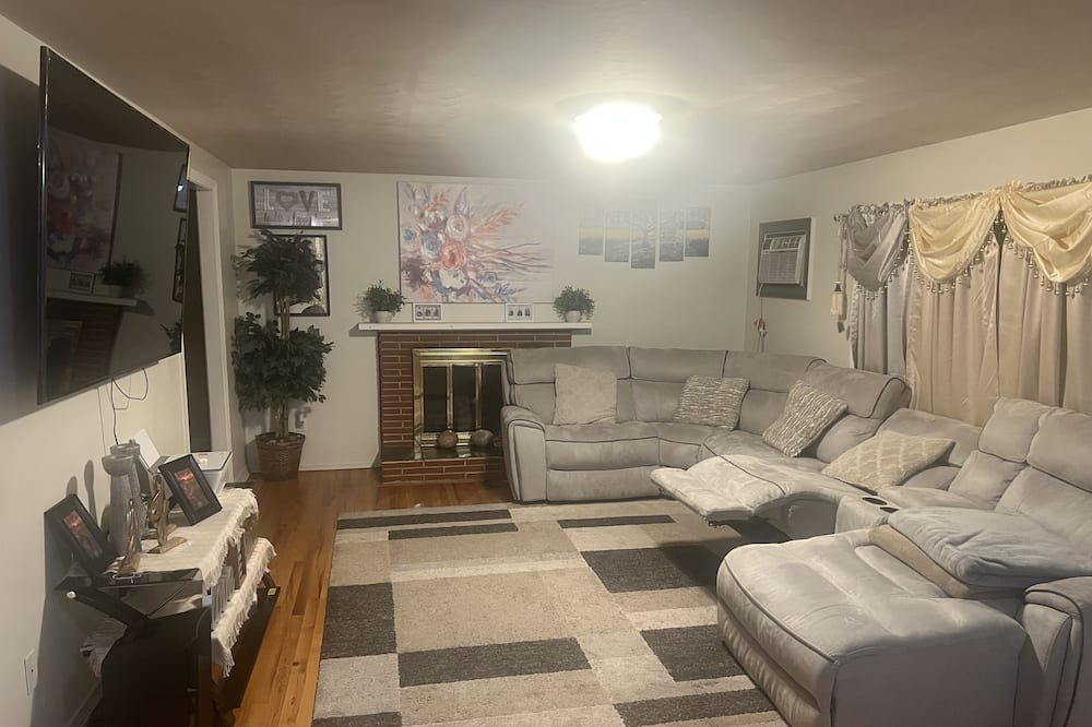 Photo of Livingroom in Silver Lane