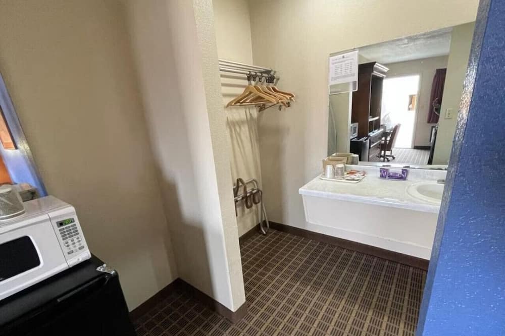 Photo of Bathroom in Emporia