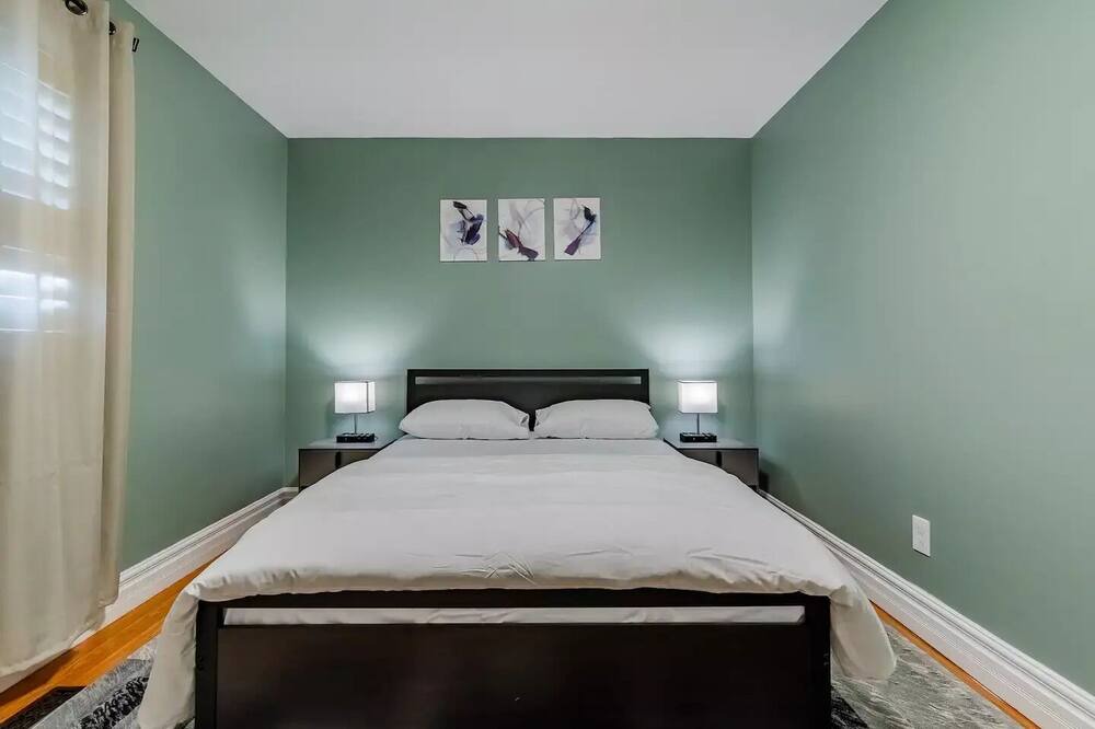 Photo of Bedroom in Glen Williams