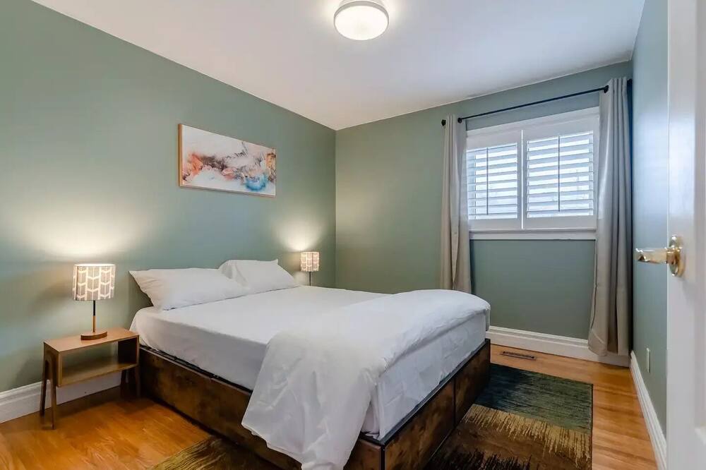 Photo of Bedroom in Glen Williams