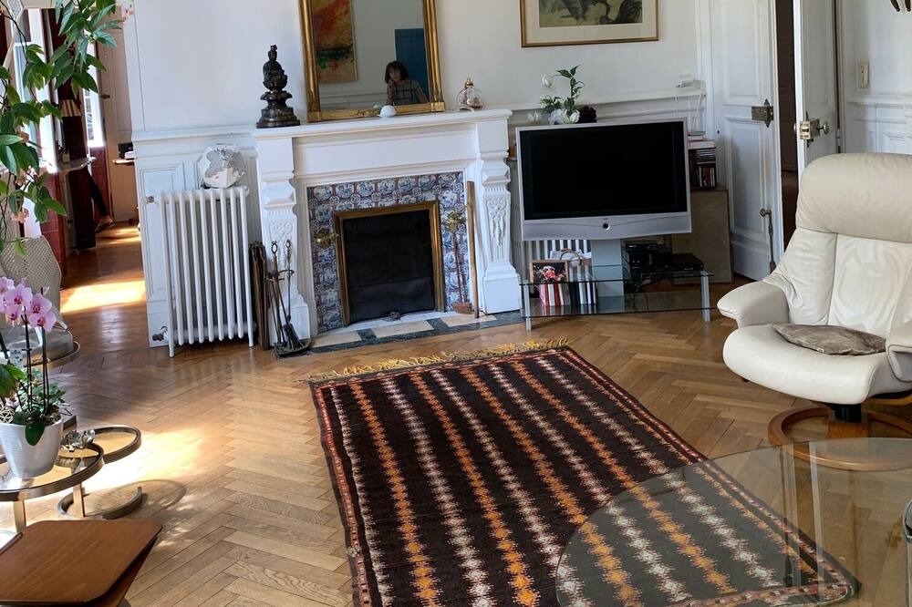 Photo of Livingroom in Saint Nicolas - Charles III - Ville vieille - Trois Maisons - Leopold