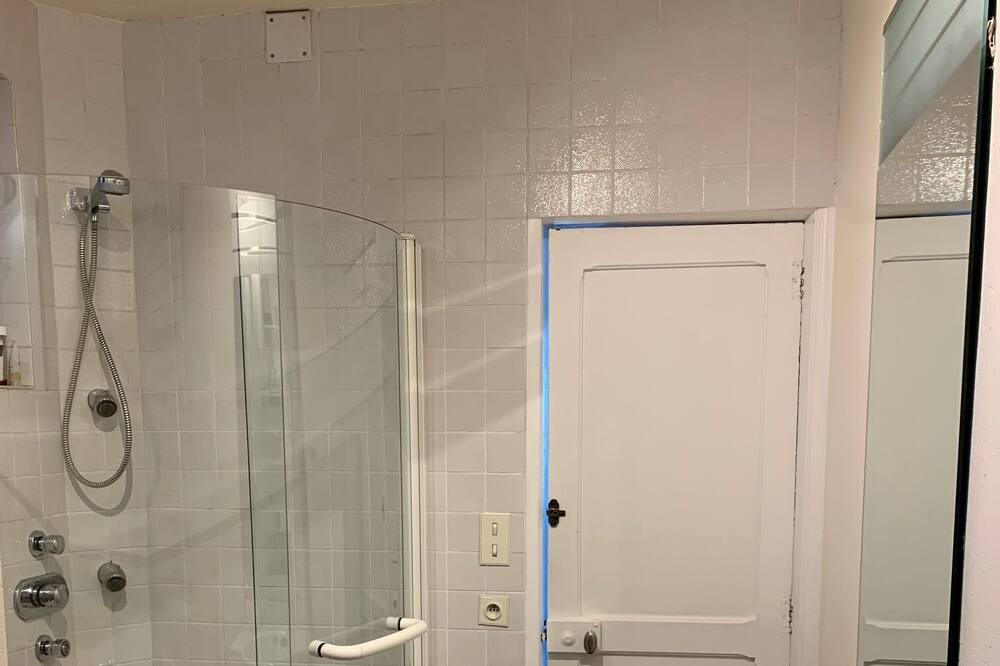 Photo of Bathroom in Saint Nicolas - Charles III - Ville vieille - Trois Maisons - Leopold