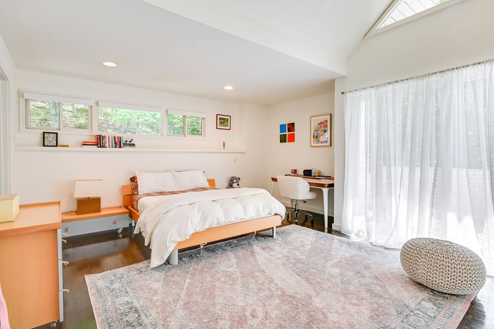 Photo of Others in Scotts Corners