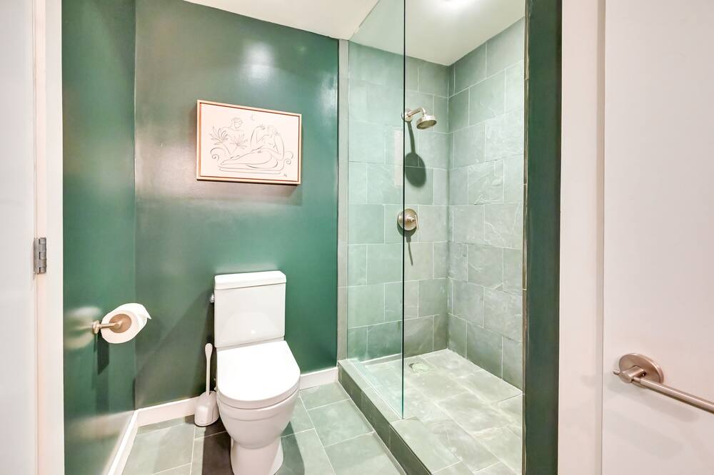 Photo of Bathroom in Scotts Corners