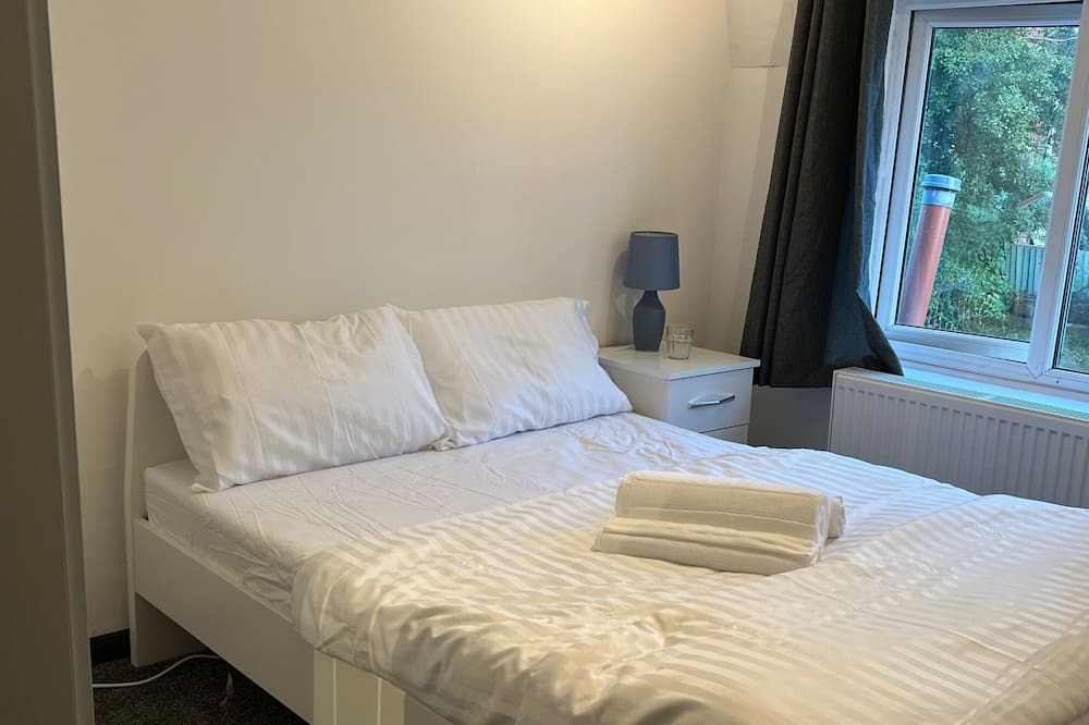 Photo of Bedroom in Barrow upon Trent