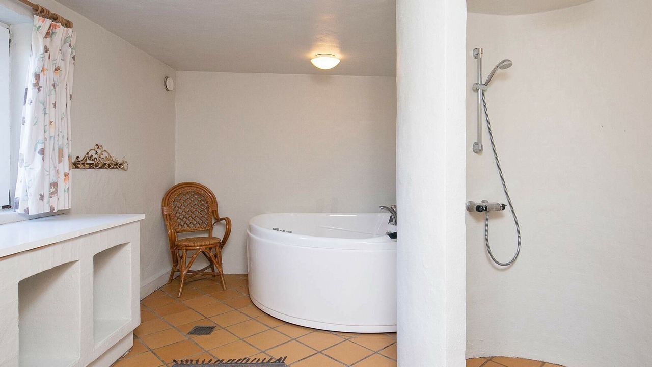 Photo of Bathroom in Trans