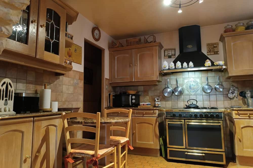 Photo of Kitchen in Saint-Rome-de-Dolan