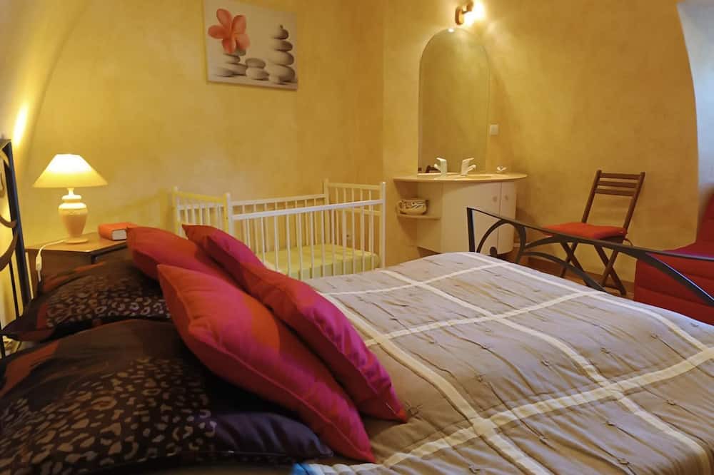 Photo of Bedroom in Saint-Rome-de-Dolan