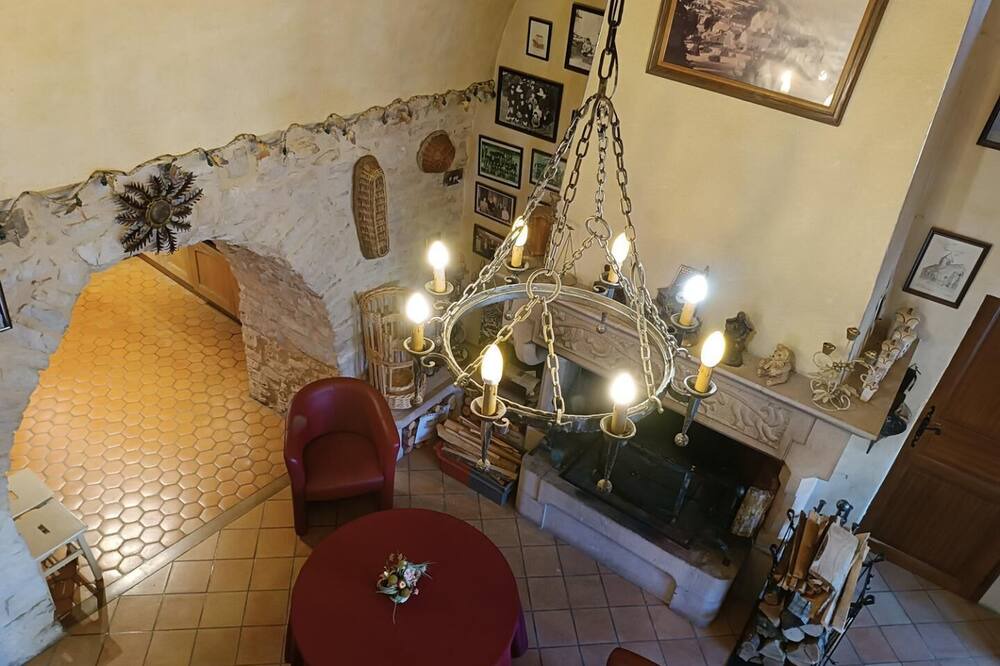 Photo of Others in Saint-Rome-de-Dolan