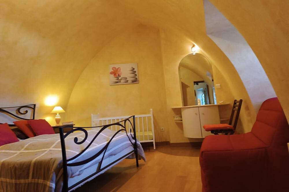 Photo of Bedroom in Saint-Rome-de-Dolan