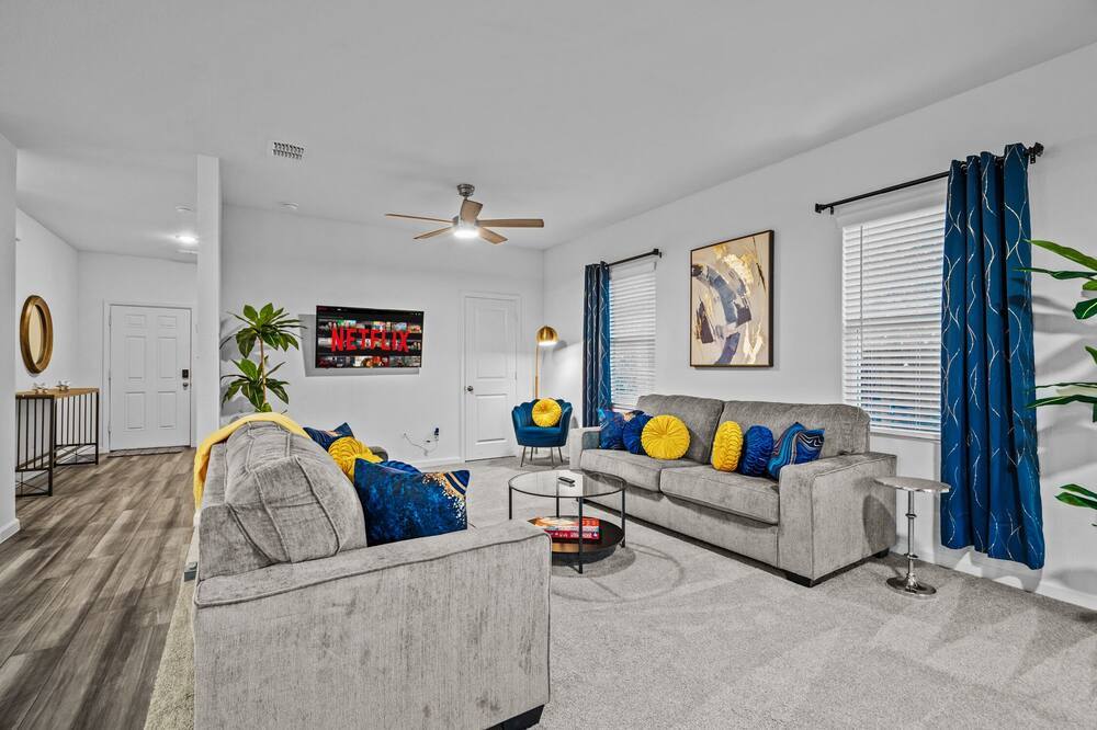 Photo of Livingroom in Lavon