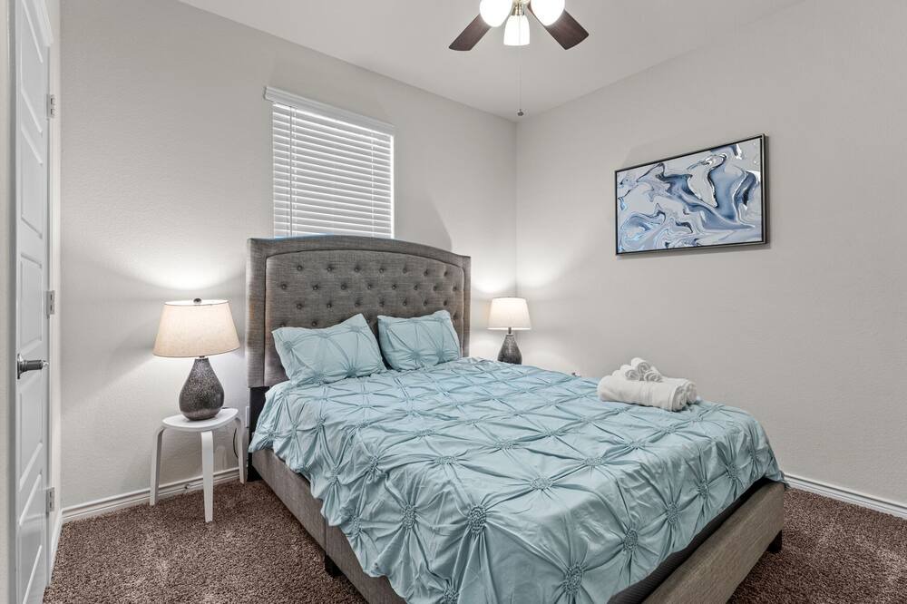 Photo of Bedroom in Lincoln Park