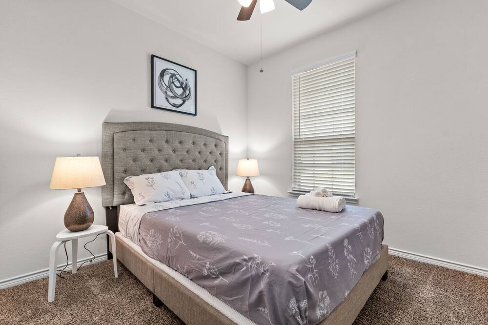 Photo of Bedroom in Lincoln Park