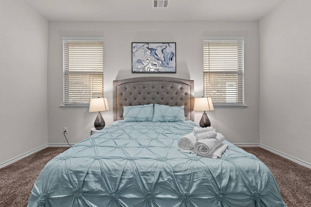 Photo of Bedroom in Lincoln Park