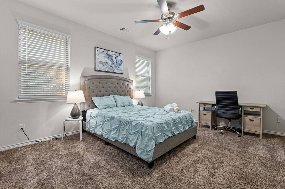 Photo of Bedroom in Lincoln Park
