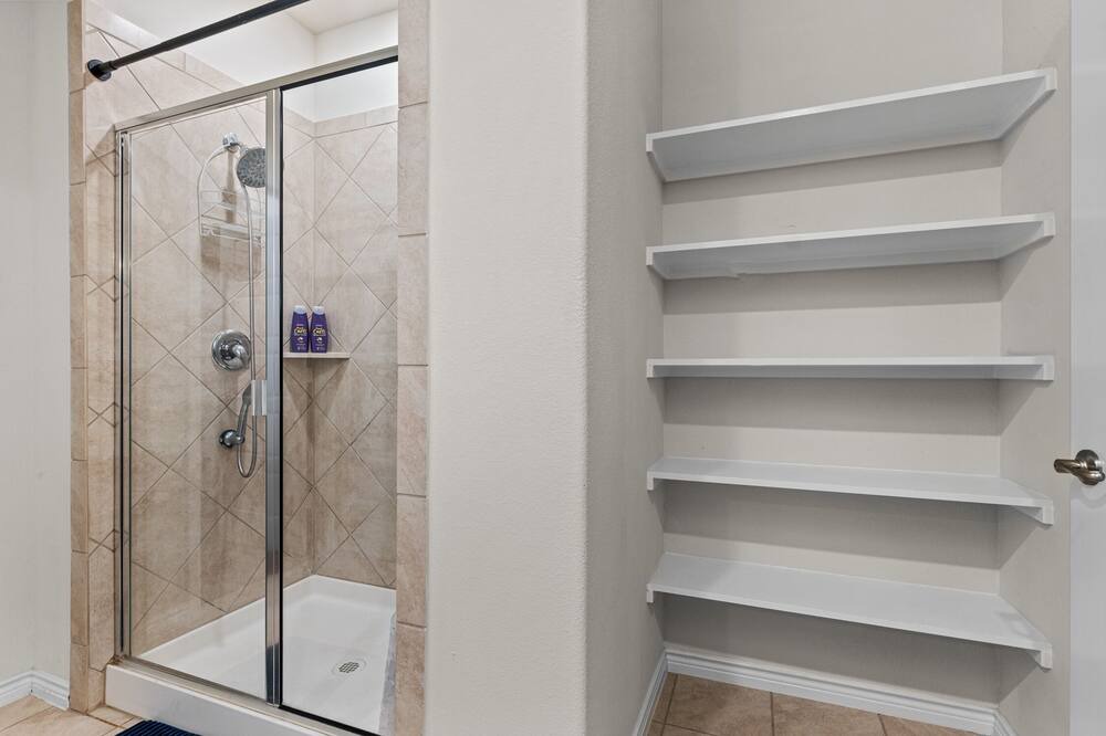 Photo of Bathroom in Lincoln Park